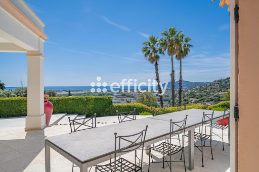 Villa with pool and terrace 5