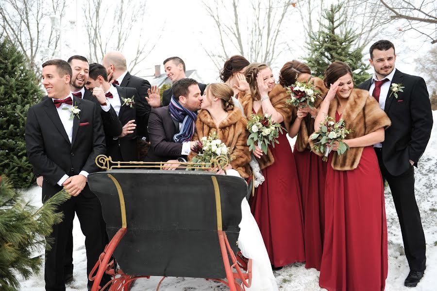 Fotografo di matrimoni Laurence Aubé (laurence7010). Foto del 8 maggio 2019