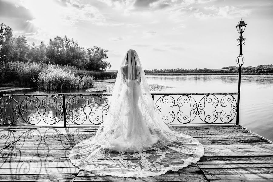 Nhiếp ảnh gia ảnh cưới Yuliya Platonova (juliaplatonova). Ảnh của 17 tháng 5 2019