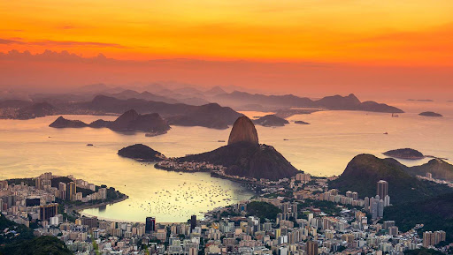 Visit world-class destinations such as Rio de Janeiro on your Silversea sailing.