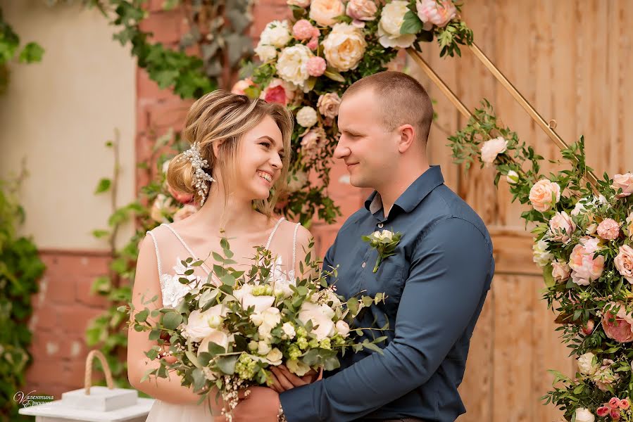 Fotógrafo de casamento Valentina Ermilova (wwerm1510). Foto de 25 de junho 2019