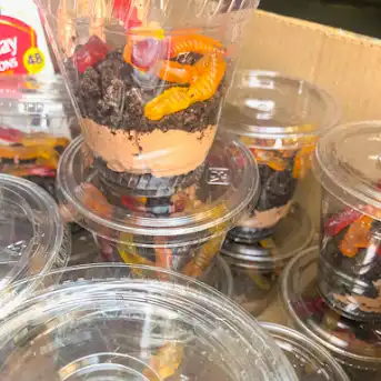 Dirt and Worms Pudding Cups - Fake Ginger