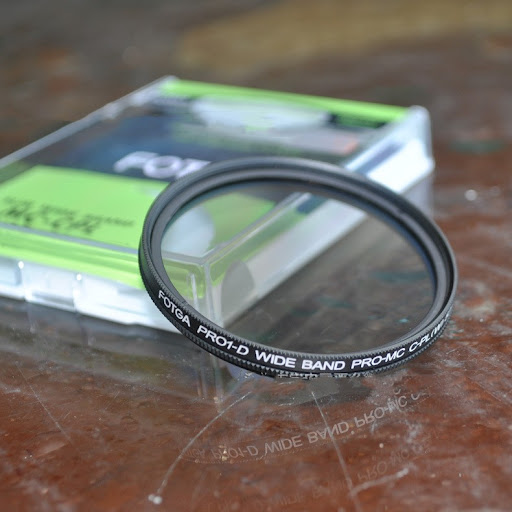 Title 2, SLR Camera Lens Polarizer Filter Enhances Color...