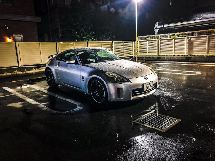 フェアレディZの雨・シルバー・Z33・フェアレディZ・ドライブに関するカスタム事例の投稿画像4枚目