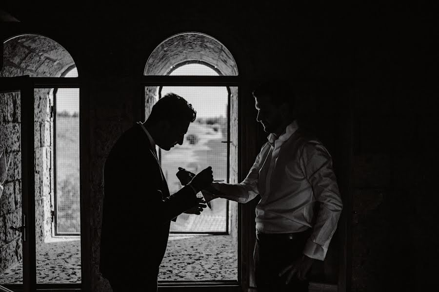 婚禮攝影師Alessio Martinelli（blackandlight）。2021 12月29日的照片