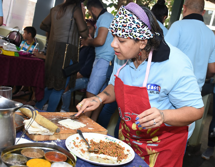 Darshana Parekh prepares a samosa