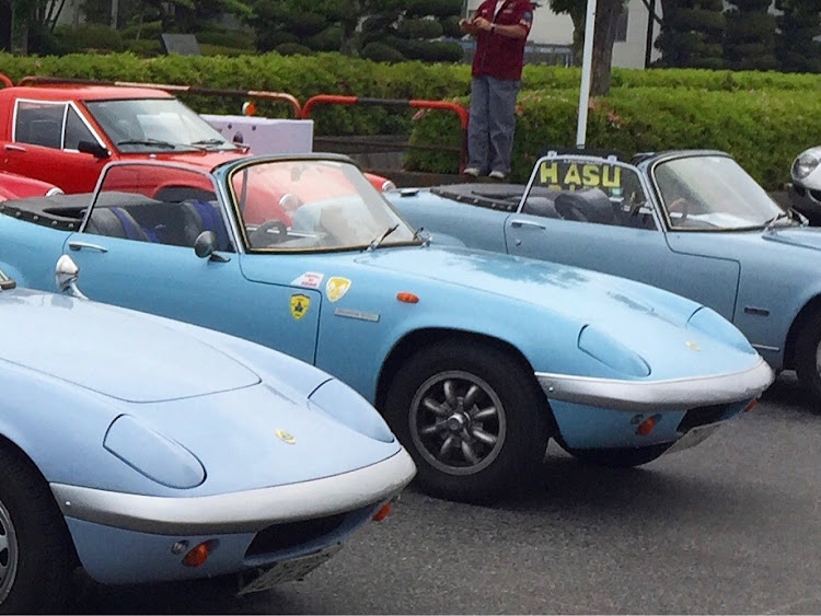 エランの青い車・クラシックカー・オープンカー・ロータス・イギリス車に関するカスタム事例の投稿画像4枚目