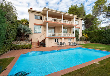 House with garden and terrace 3