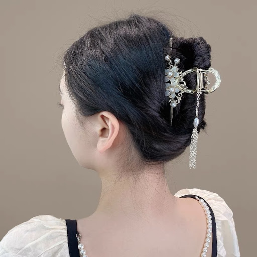 Title 17, Antique Tassel Large Pearl Clip Metal Hairpin. ...