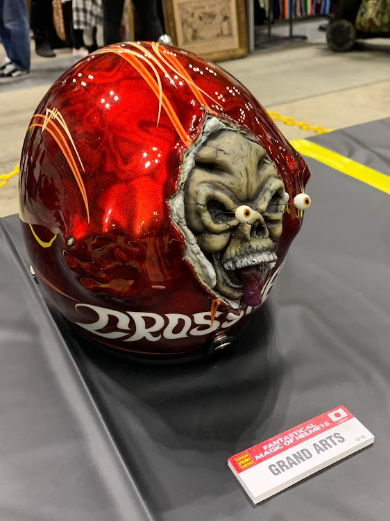 CROSSHEADさんが投稿したYokohama HOT ROD CUSTOM SHOW 2021・ピンストライプ・カスタムペイント・ヘルメット塗装・グランドアーツに関するカスタム事例の投稿画像18枚目