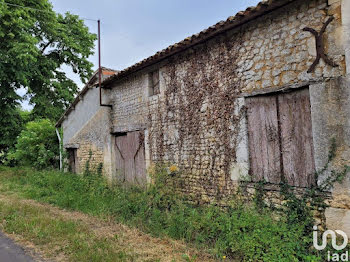 maison à Saint-Bonnet-sur-Gironde (17)