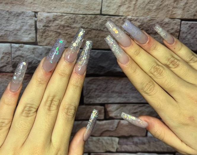 Glitters and Confetti’s ombre coffin nail designs