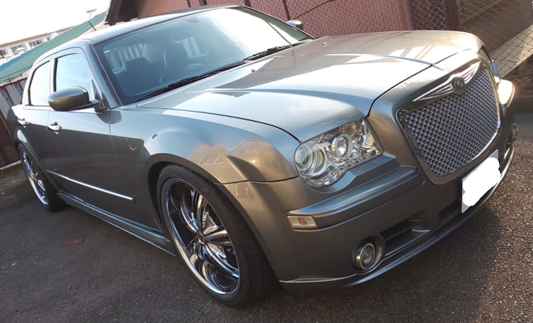 300C セダンのＹｕｋｉ  ♪志☆玲♪さんが投稿したカスタム事例の投稿画像1枚目