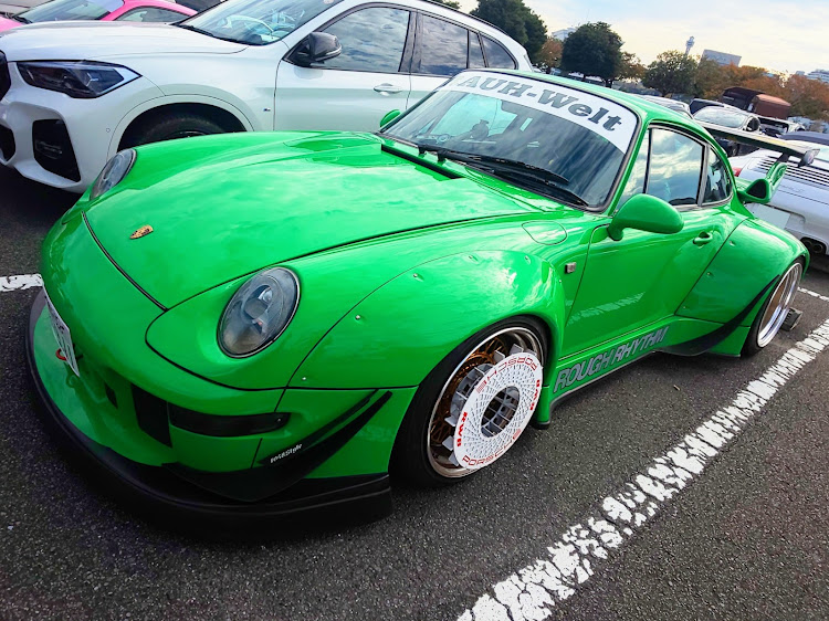 RX-7のFC3S・ミッチー撮り・エキサイティングポルシェミーティング・某埠頭・RAUH-Welt Begriffに関するカスタム事例の投稿画像10枚目