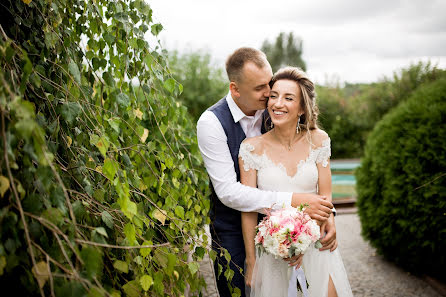 Fotógrafo de casamento Olya Savva (olhasavva). Foto de 13 de junho 2020