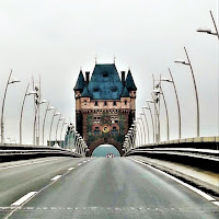 Ponte e la Torre dei Nibelungi - in Germania di Inge