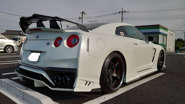 NISSAN GT-RのKuhl Racing・team kuhl's・VERZ・納車しました。・感謝の気持ちに関するカスタム事例の投稿画像4枚目