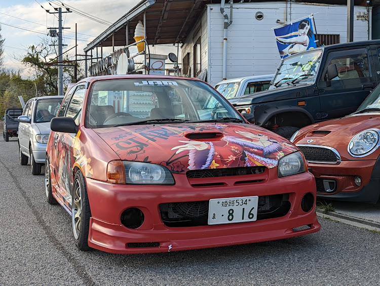 スターレットのバンパー加工・痛車・かっこいい・知らんけど。に関するカスタム事例の投稿画像1枚目