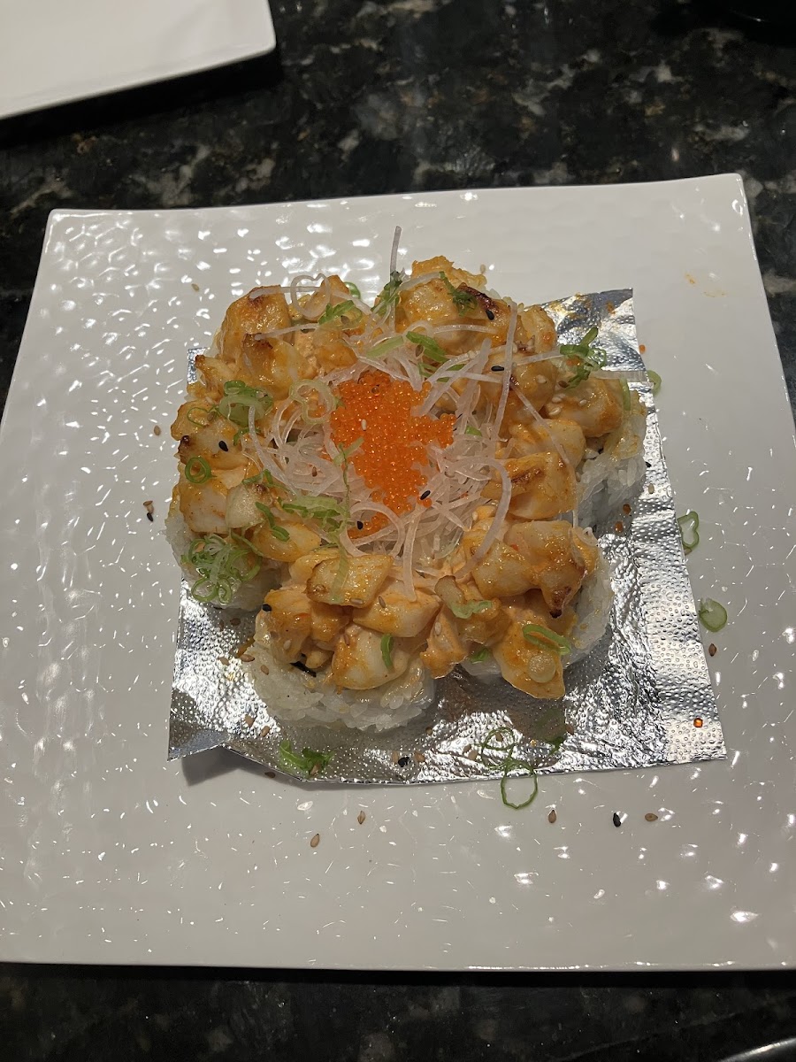 Warm scallop roll (ordered with gf modifications)