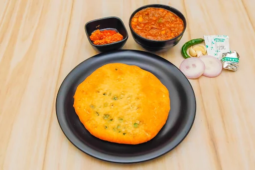 Keny's Special Green Chilli With Garlic Chole Bhature