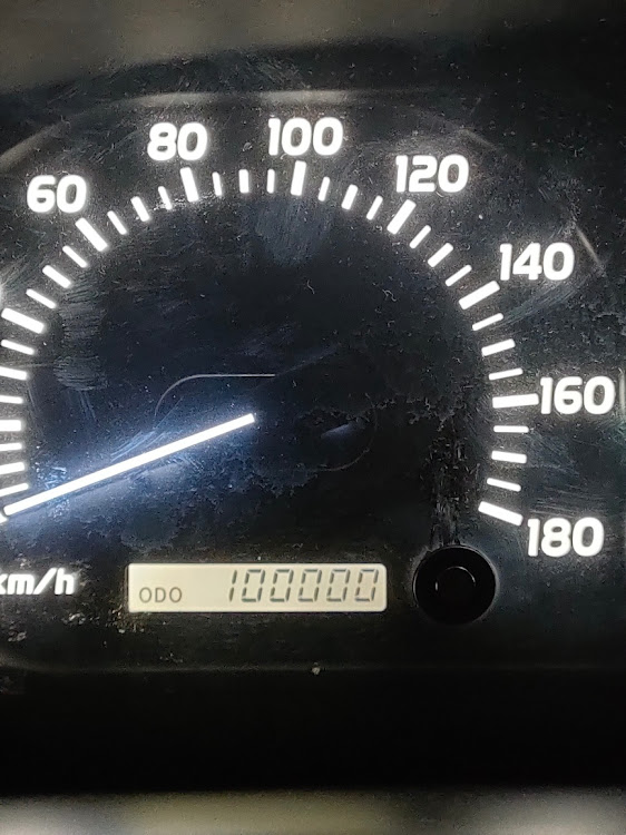ランドクルーザー100の100000km達成・ならし運転終了・#快調に関するカスタム事例の投稿画像1枚目