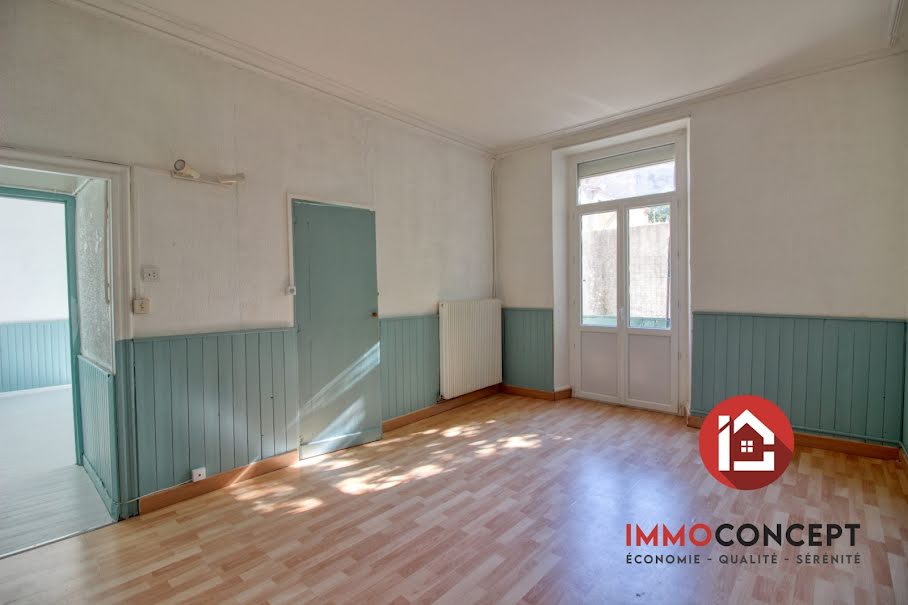 Location  appartement 2 pièces 49 m² à Roquemaure (30150), 470 €