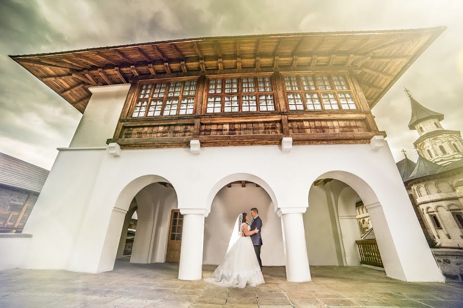 Fotografo di matrimoni Mihai Nicoara (mihainicoara). Foto del 17 marzo 2017