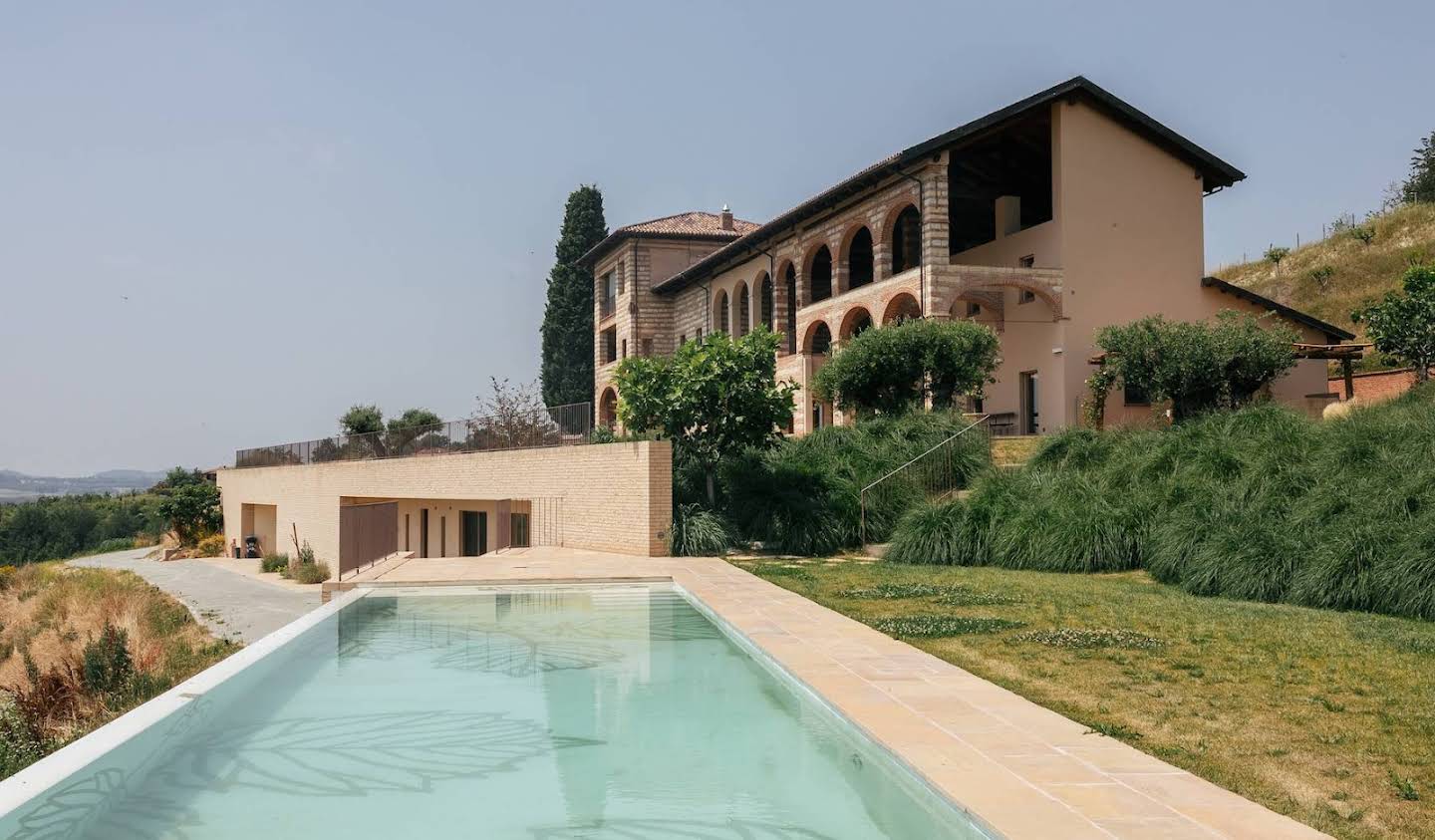 Corps de ferme avec jardin et piscine Mombello Monferrato