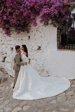 Fotografo di matrimoni Sorin And Patricia (sirbusorin). Foto del 2 aprile 2022