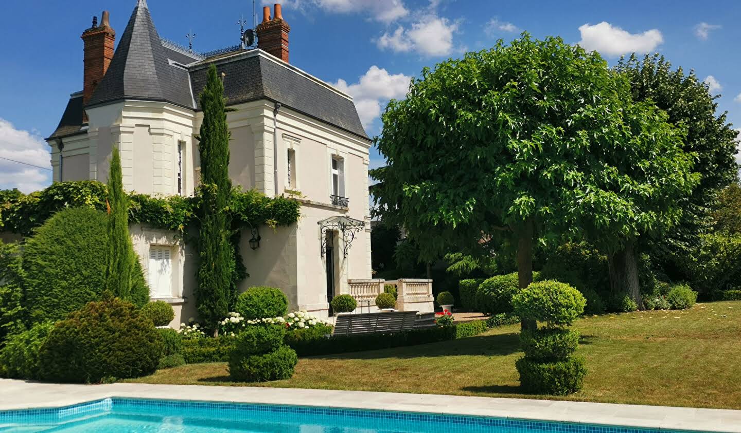 Property with pool Bléré