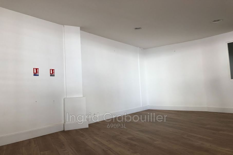 Location  locaux professionnels  110 m² à Royan (17200), 2 340 €