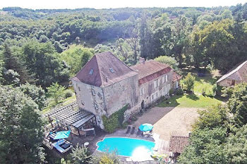 château à Saint-Jory-de-Chalais (24)