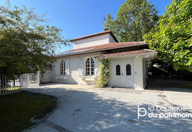 Maison avec piscine et terrasse 8