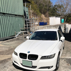 3シリーズ セダン 320i