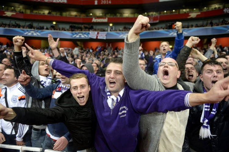 VIDEO: Anderlecht-fans maken indruk in Arsenal