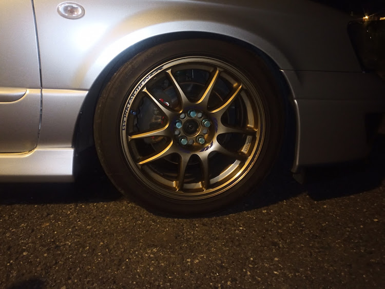 レガシィB4のDIY・整備・修理・ブレーキパッド交換に関するカスタム事例の投稿画像4枚目