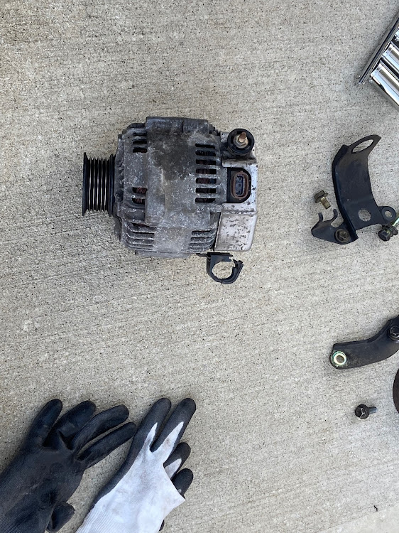 エスティマのネオクラシック・TCR21W-G・TCR20W・今度はミドリ号・オルタネーター死亡しました。に関するカスタム事例の投稿画像2枚目