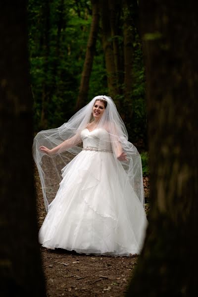 Fotografo di matrimoni Chris Loneragan (cloneragan). Foto del 11 maggio 2019