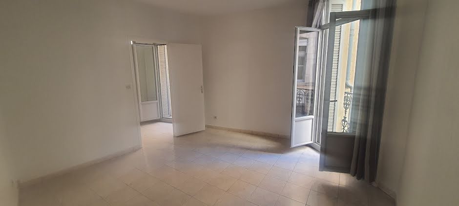 Location  locaux professionnels  72 m² à Montpellier (34000), 950 €