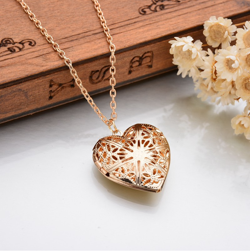 Title 6, Heart-shaped Love Necklace