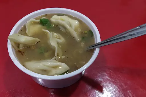 Veg Hot Pot Soup Momos [4 Pieces]