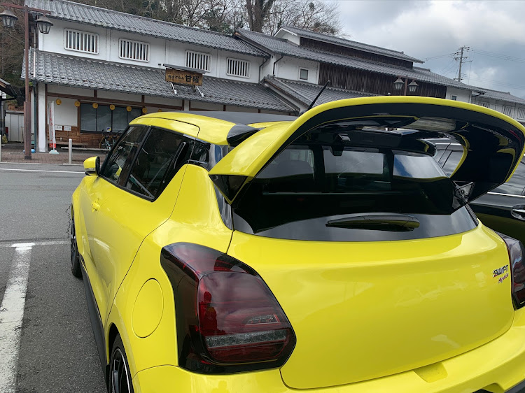 スイフトスポーツのカスタム・お散歩ドライブに関するカスタム事例の投稿画像1枚目