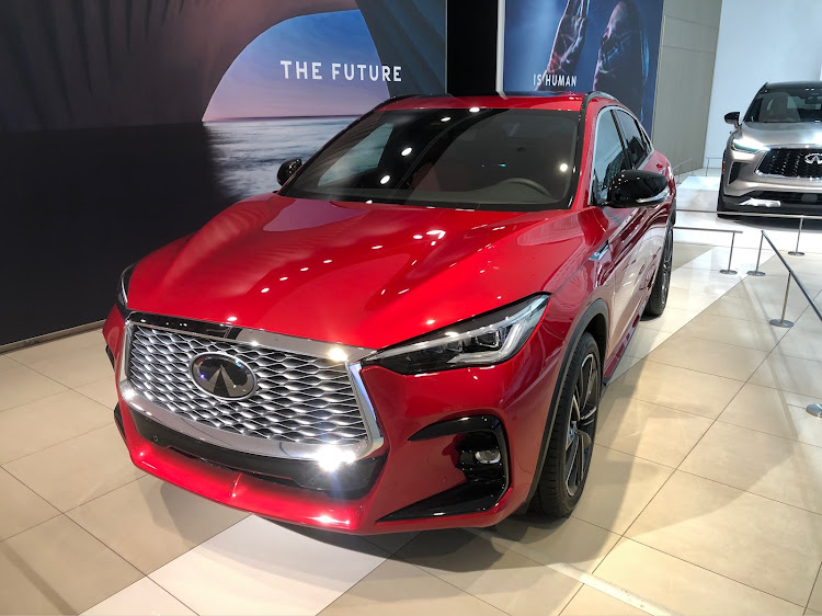 SHOさんが投稿した新型Z・日産グローバル本社ギャラリー・カッチョイイ・フェアレディZ・ガラガラに関するカスタム事例の投稿画像8枚目