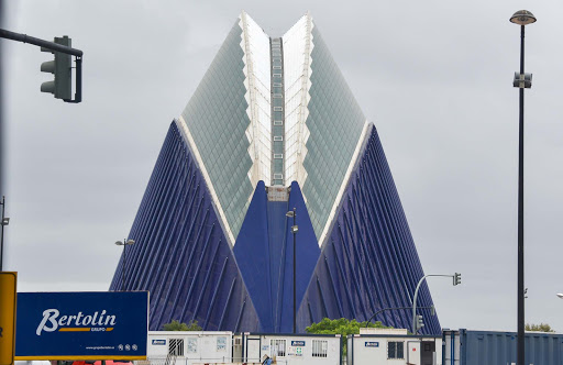 valencia-bertolin-grupo-building-1.jpg - The Bertolin Grupo building in Valencia, Spain. You can view the Aquarium on the opposite side of the complex over a bridge.