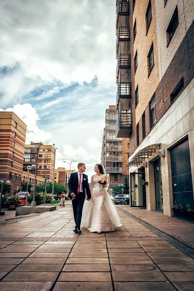 Fotografo di matrimoni Vladimir Andreev (andreevfoto24). Foto del 30 luglio 2019