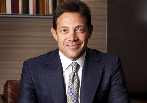 Jordan Belfort - sói già phố Wall xuất thân từ một nhân viên môi giới chứng khoán