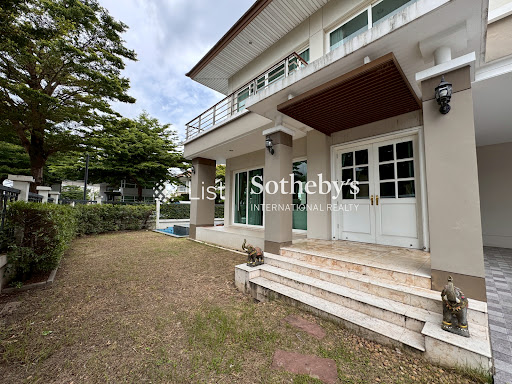 Modern house facade with garden in this luxury villa for sale in Bangkok ($579,493 - 289 m²)