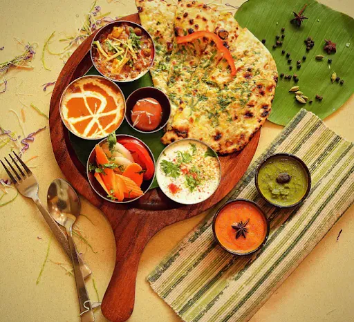 Amritsari Kulcha Platter