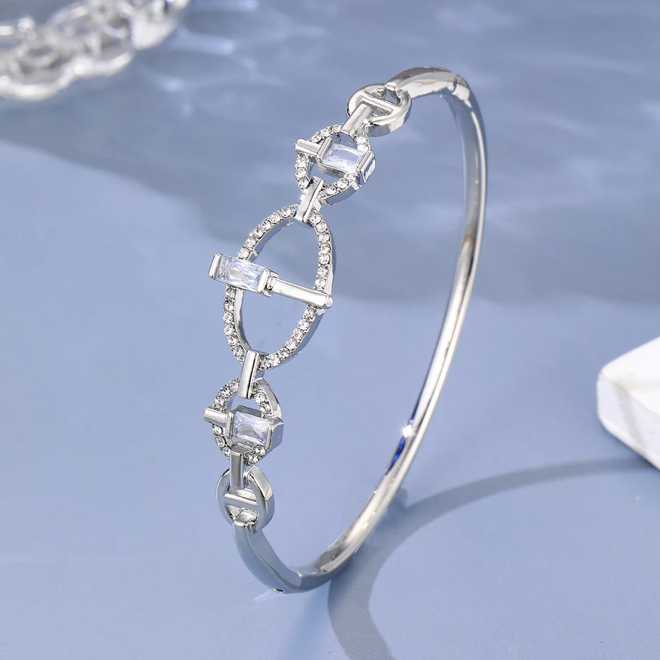 Eenvoudige en lichte luxe armband voor dames, niche design, sierlijke persoonlijkheid, geavanceerd, stijlvol accessoire