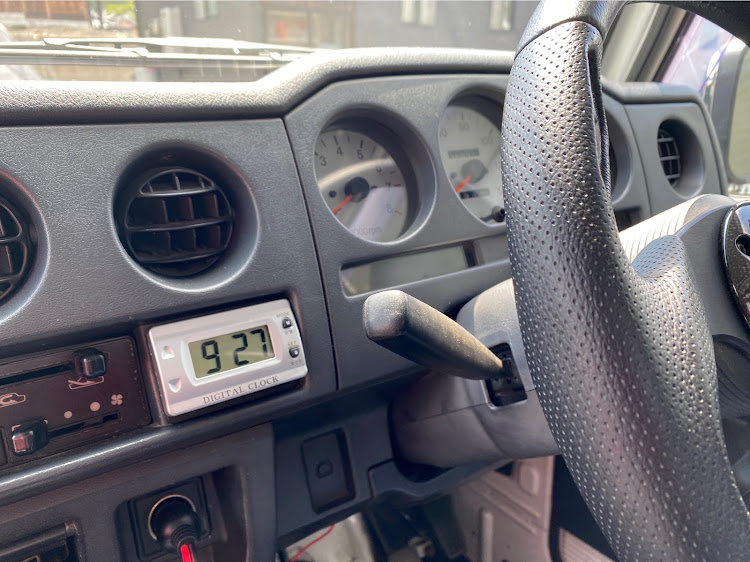 ジムニーの時計設置に関するカスタム事例の投稿画像1枚目